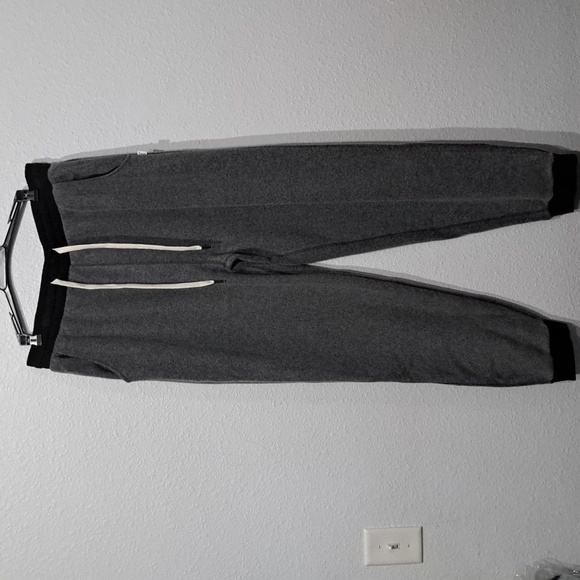 Feat Women's Hazy Black BlanketBlend Jogger - Picture 6 of 11